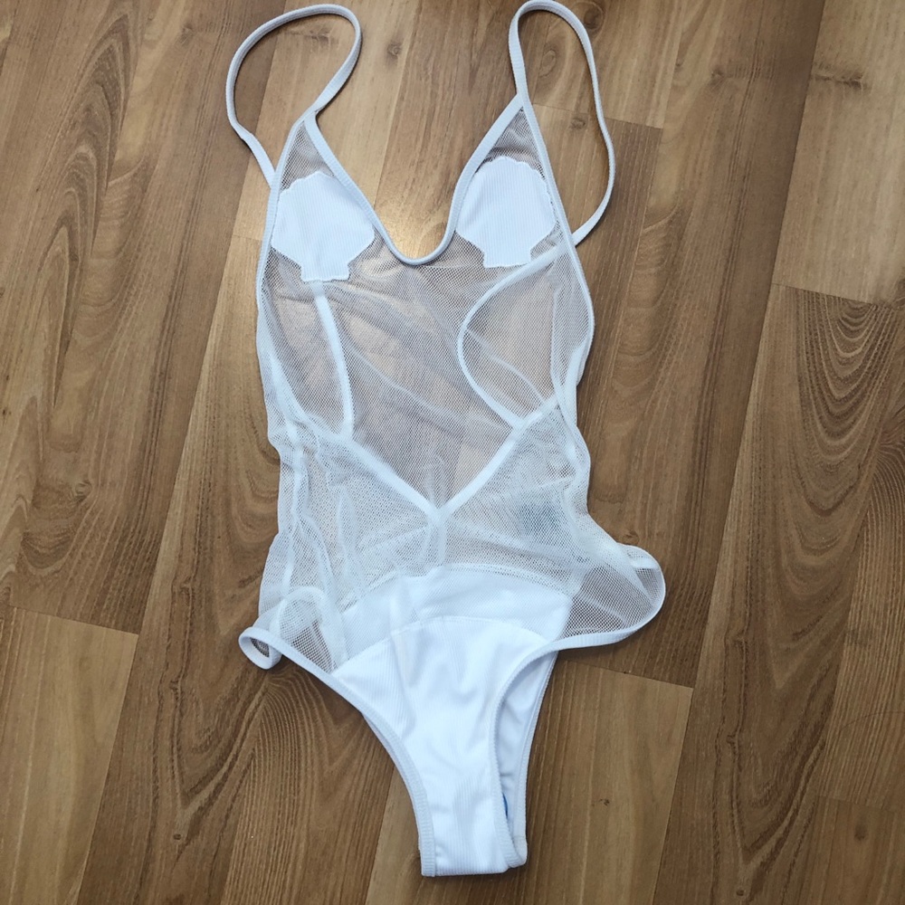 Minimale Animale Seashell Swimsuit White Mesh